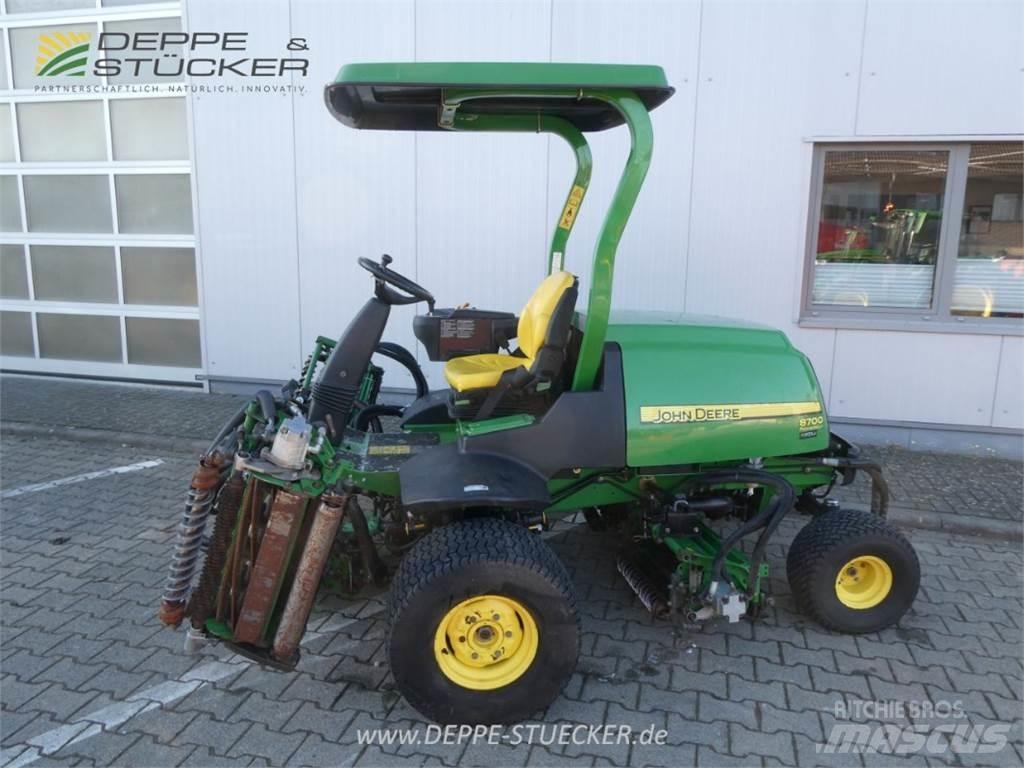 John Deere 8700 Faucheuse