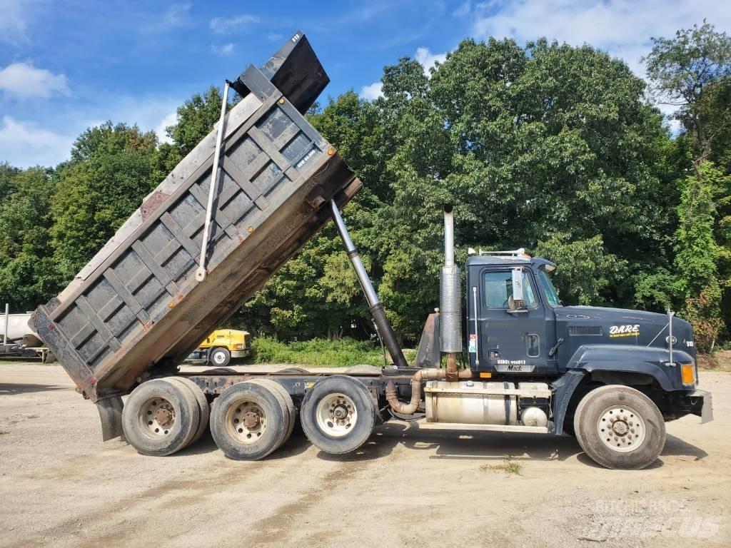 Mack CL713 Camion benne