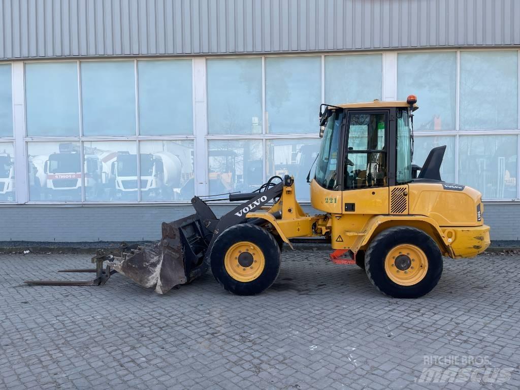 Volvo L 30 G  2017     CE Chargeuse sur pneus