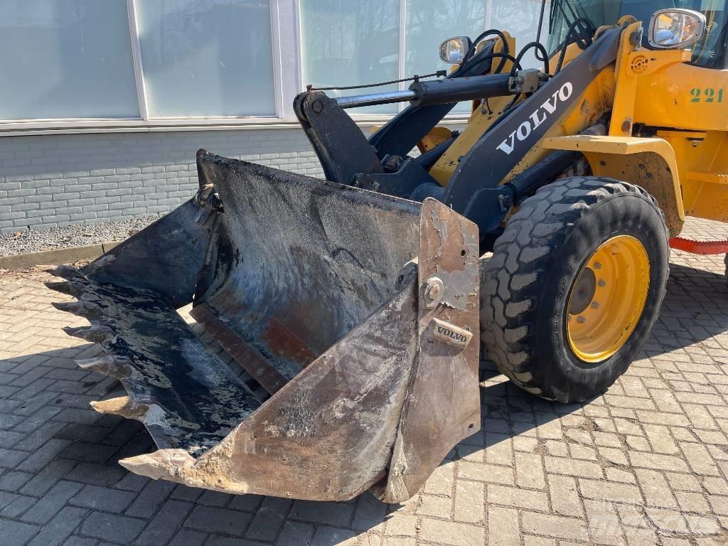 Volvo L 30 G  2017     CE Chargeuse sur pneus