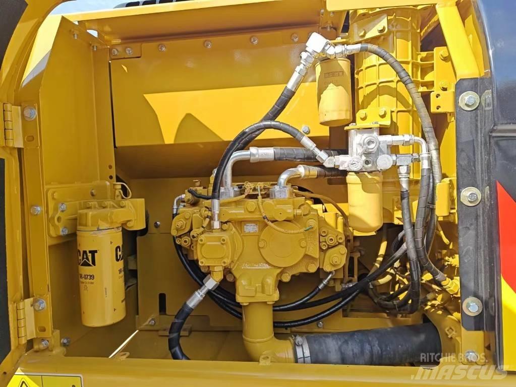 CAT 320 D2 Pelle sur chenilles