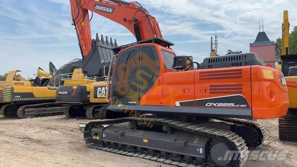 Doosan DX 225 LC Pelle sur chenilles