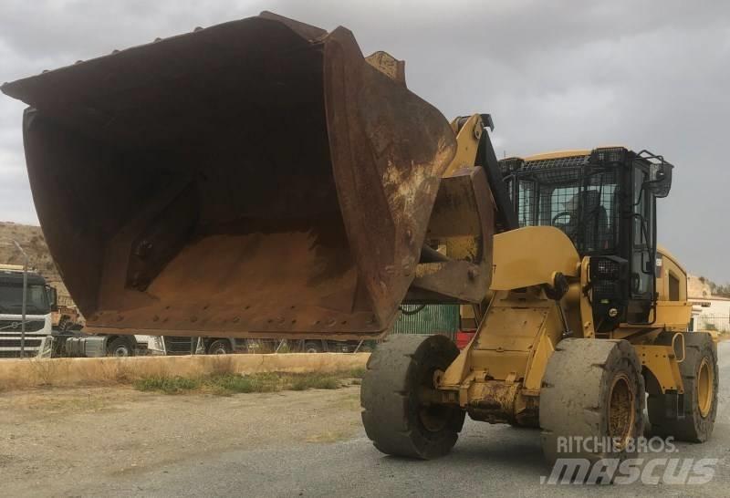 CAT 926M Chargeuse sur pneus