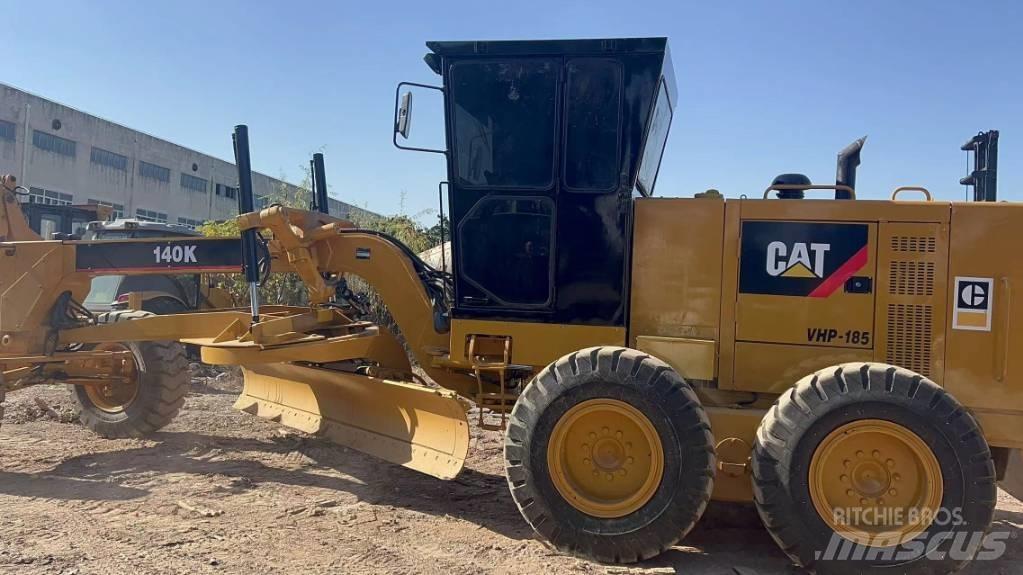 CAT 140K Niveleuse