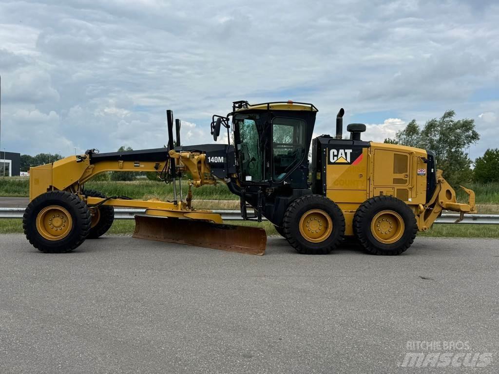 CAT 140M2 Niveleuse