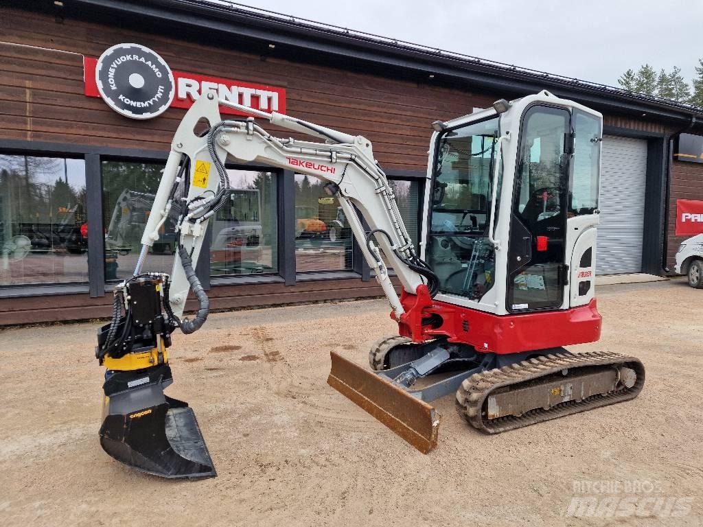 Takeuchi TB 325 R Mini pelle < 7t