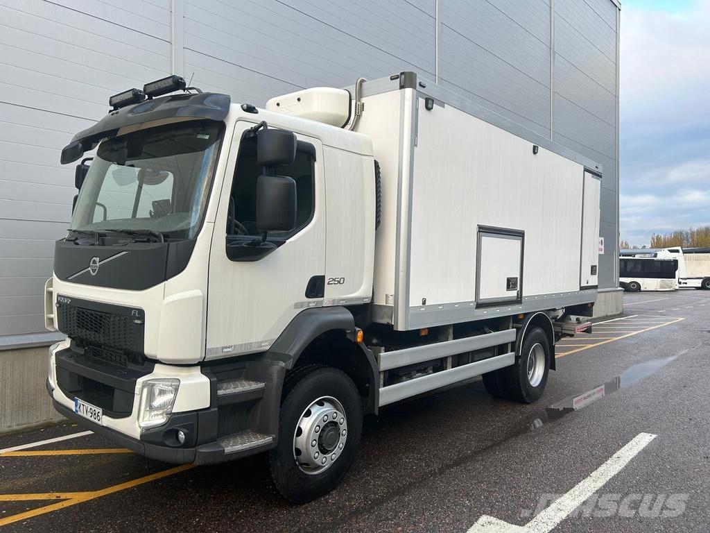 Volvo FL Camion Fourgon