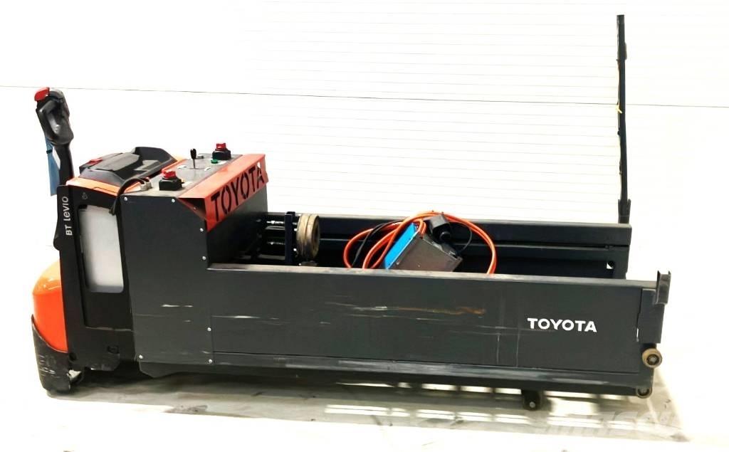 Toyota LWE200 + tugger Transpalette manuel