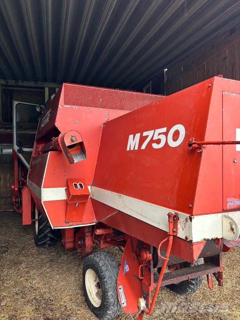 Deutz M750 Moissonneuse batteuse