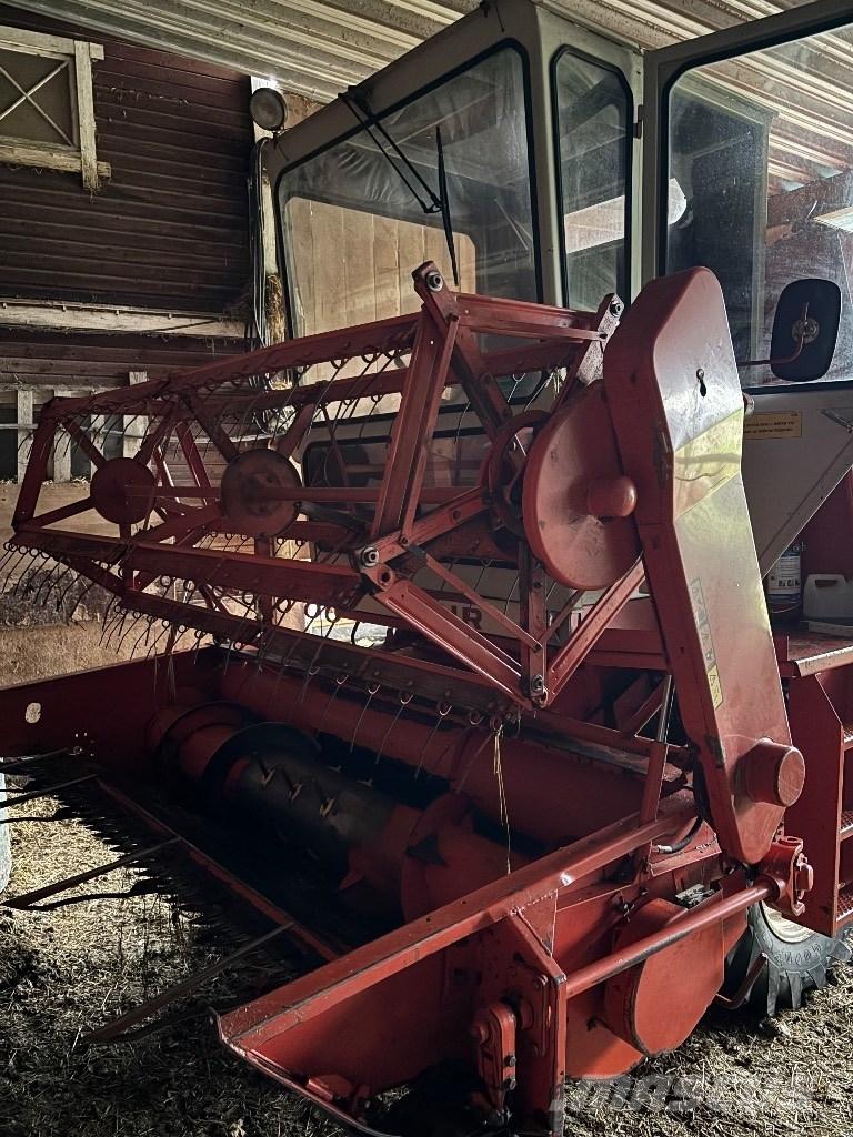 Deutz M750 Moissonneuse batteuse