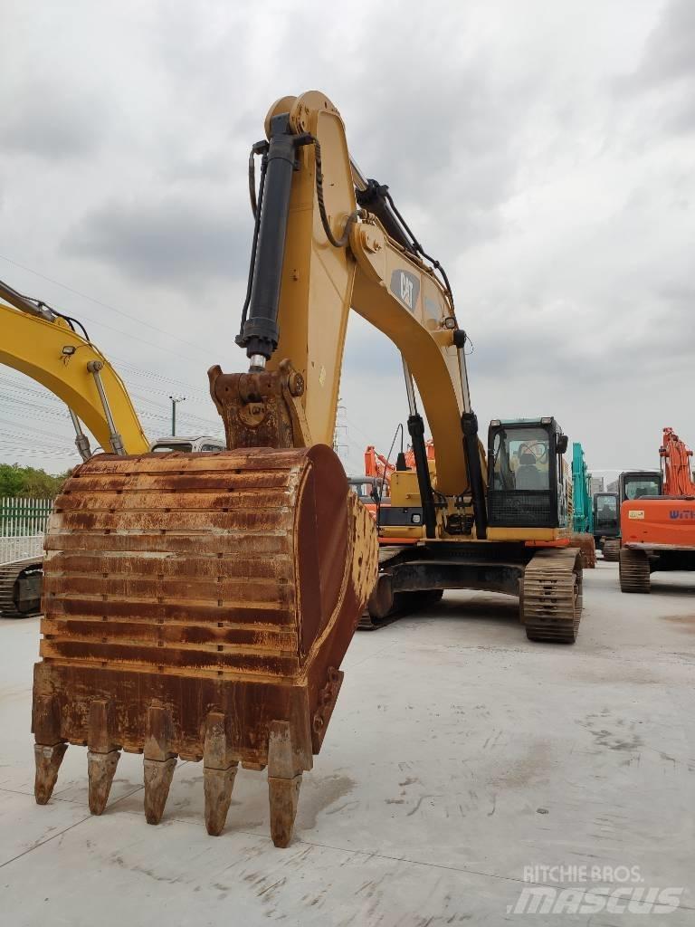 CAT 349 D Pelle sur chenilles