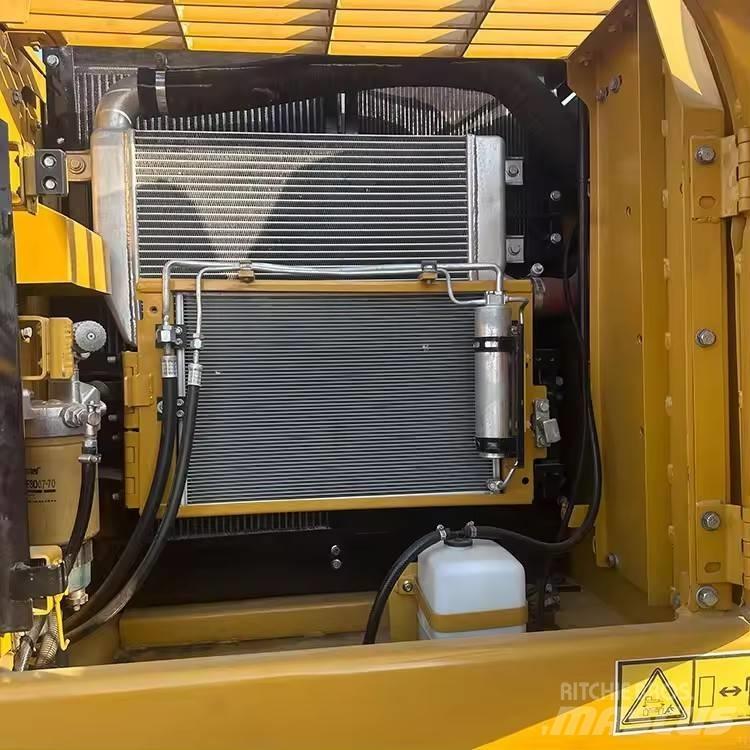 CAT 320 D2L Pelle sur chenilles