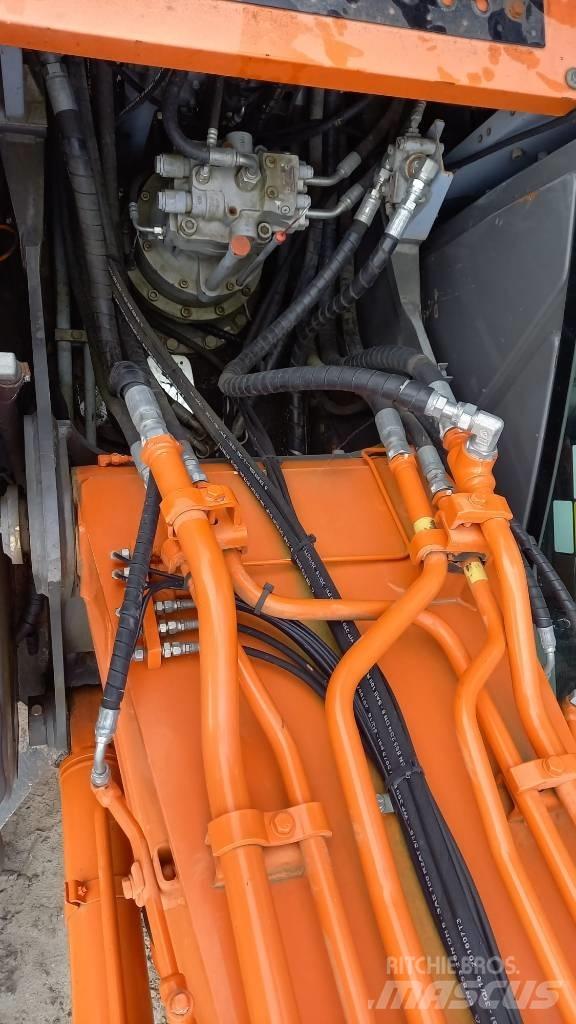 Hitachi ZX 210 LC Pelle sur chenilles