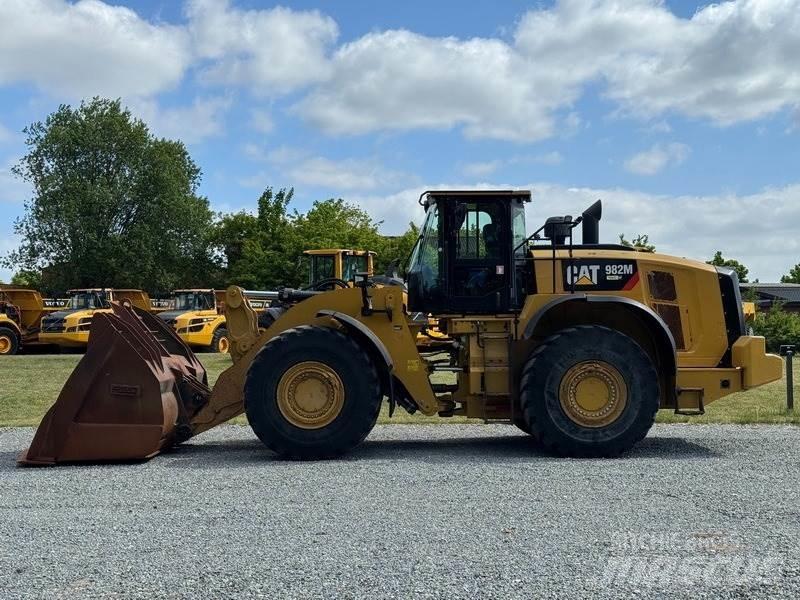 CAT 982 M Chargeuse sur pneus