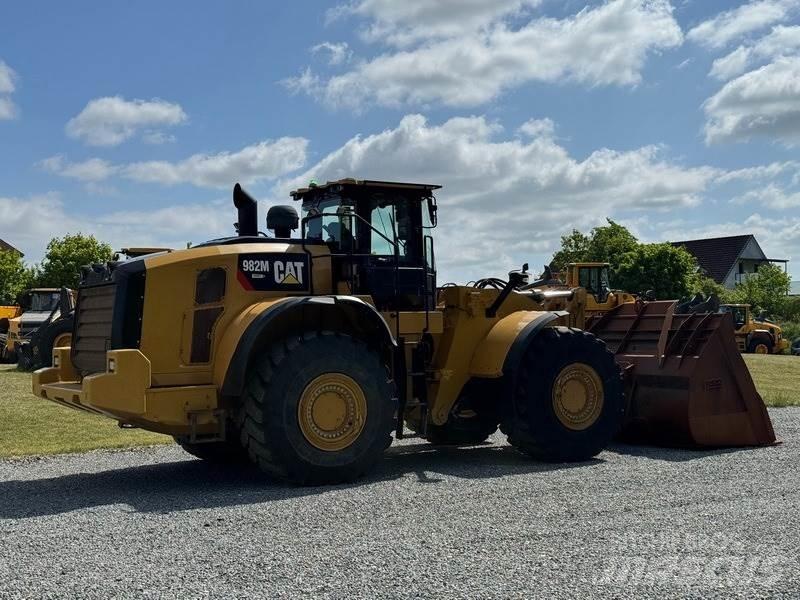CAT 982 M Chargeuse sur pneus