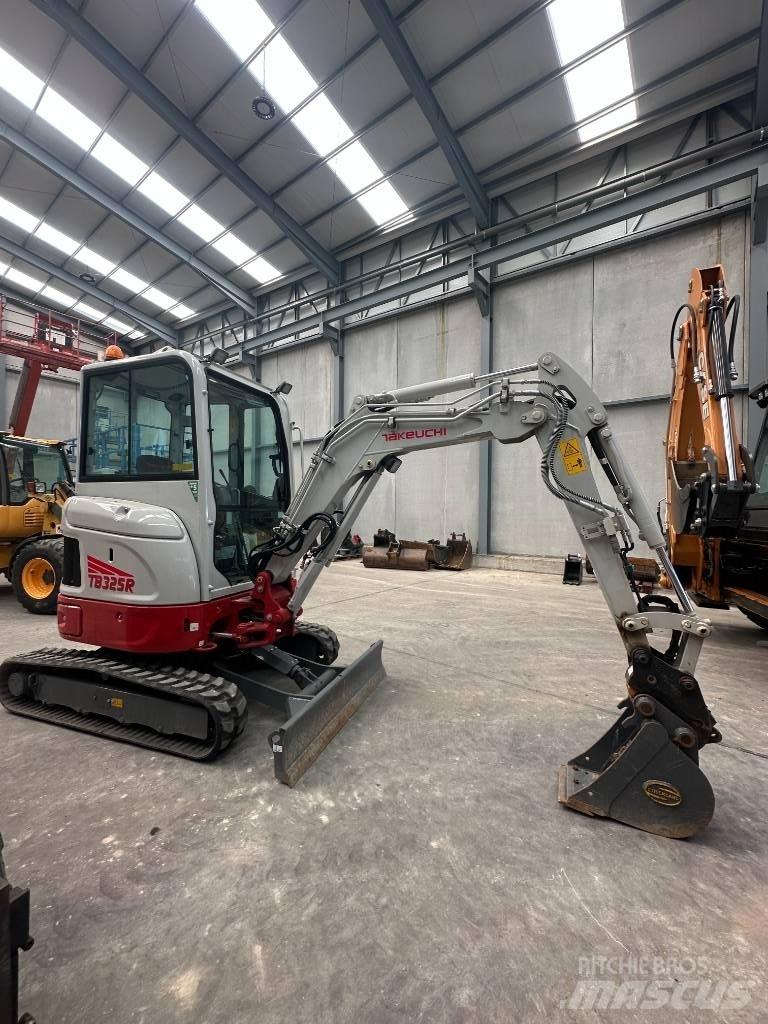 Takeuchi TB 325 R Mini pelle < 7t