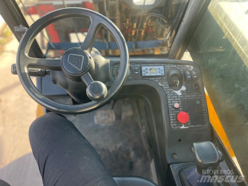 JCB TLT 35 D / 4x4 Chariot télescopique