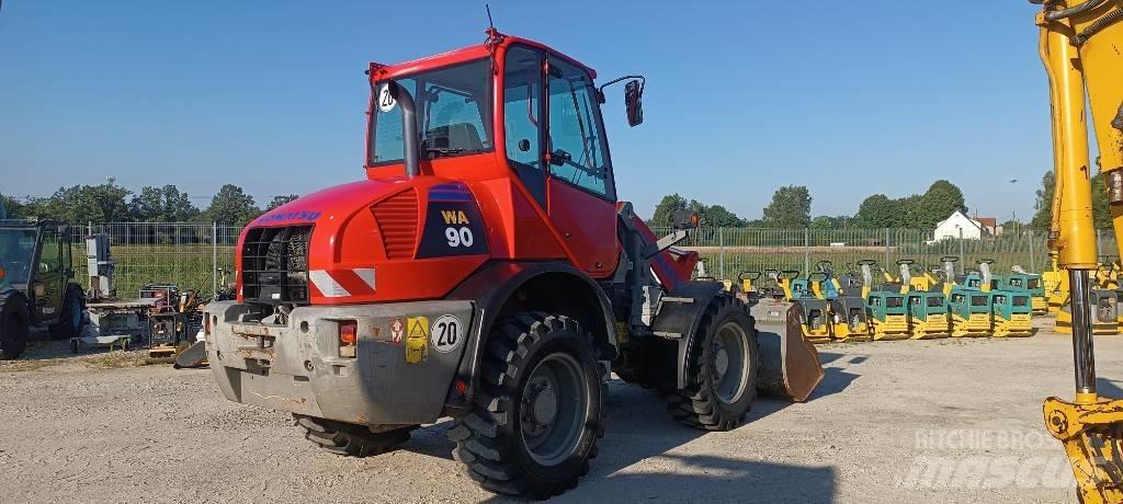 Komatsu WA 90 Chargeuse sur pneus