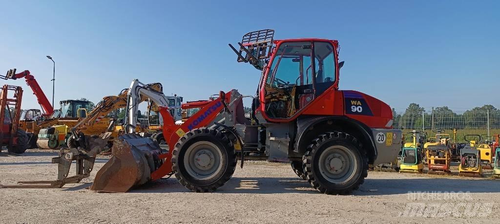 Komatsu WA 90 Chargeuse sur pneus
