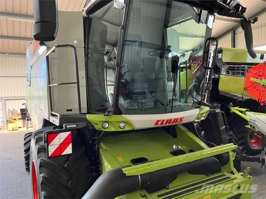 CLAAS TRION 730 Moissonneuse batteuse