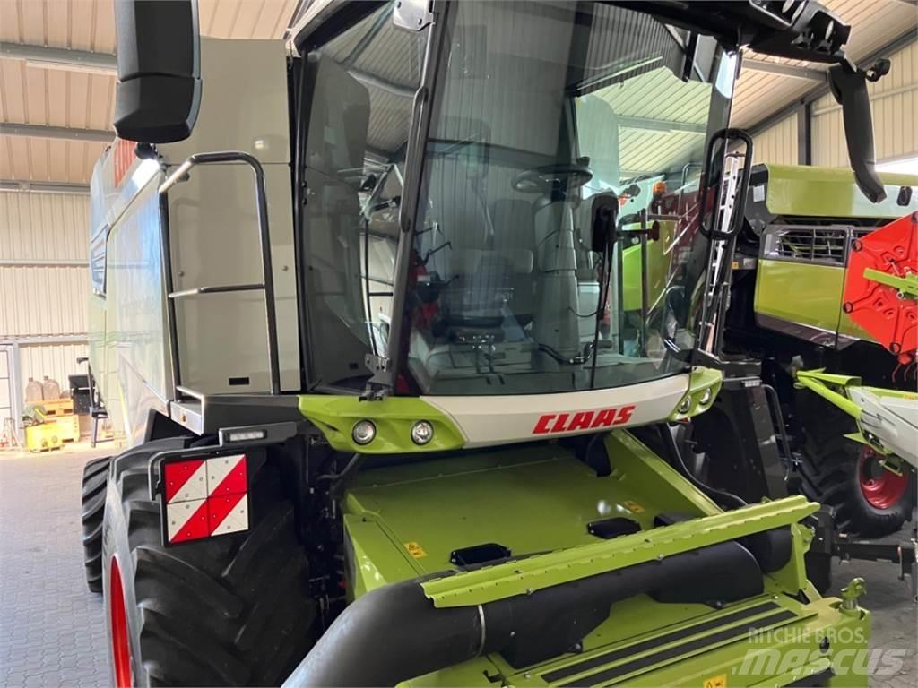 CLAAS TRION 730 Moissonneuse batteuse