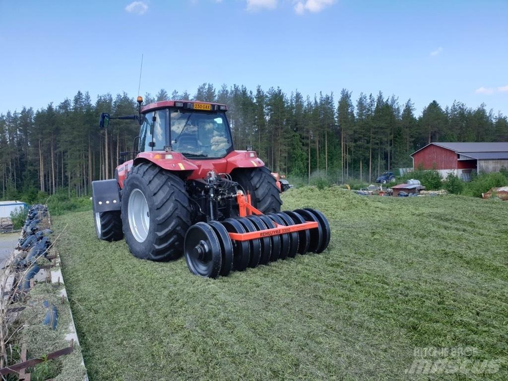  Rehujyrä 3300 Autres matériels de fenaison