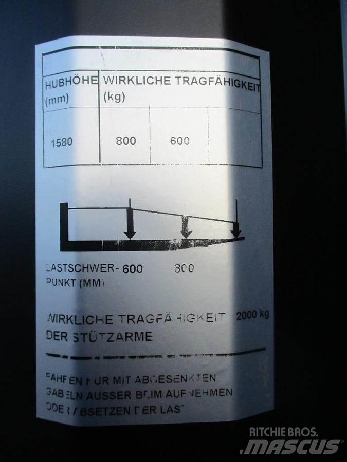Toyota SWE 080L Gerbeur accompagnant