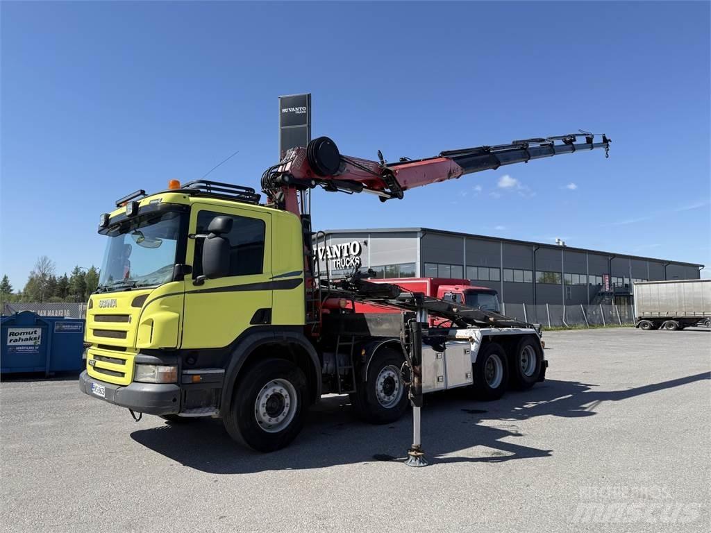 Scania P420 8X2 Camion plateau ridelle avec grue