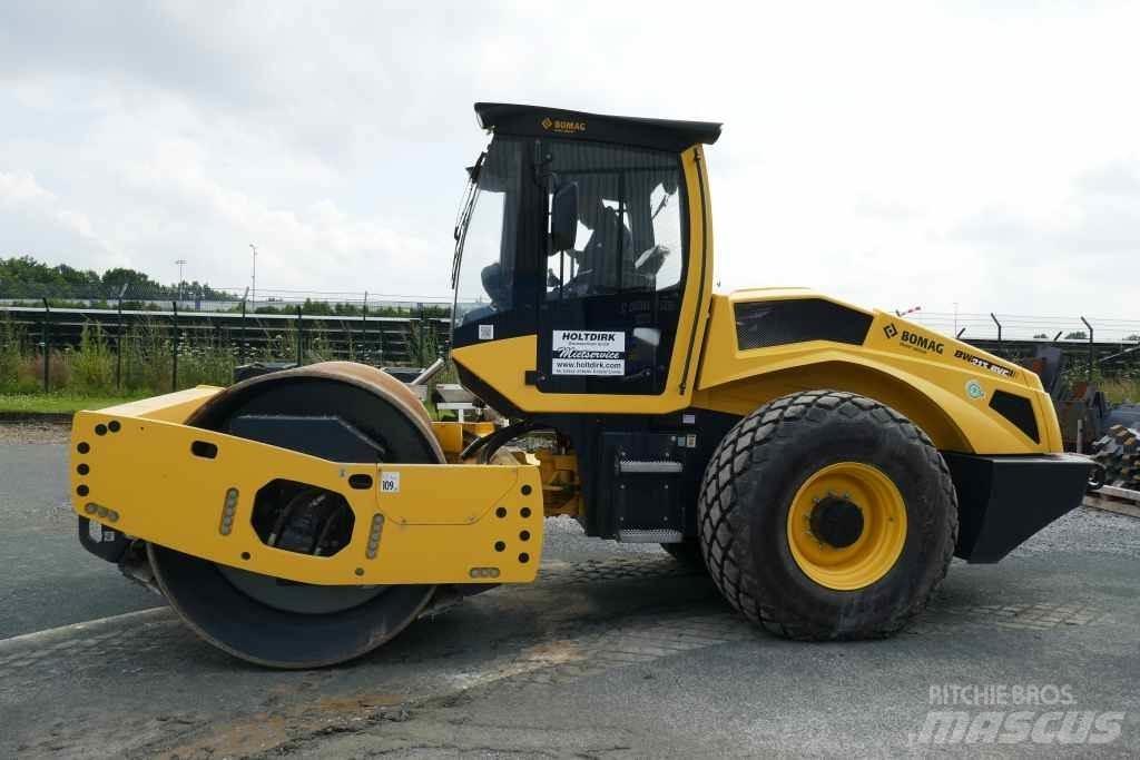 Bomag BW 213 BVC-5 Compacteur de sol