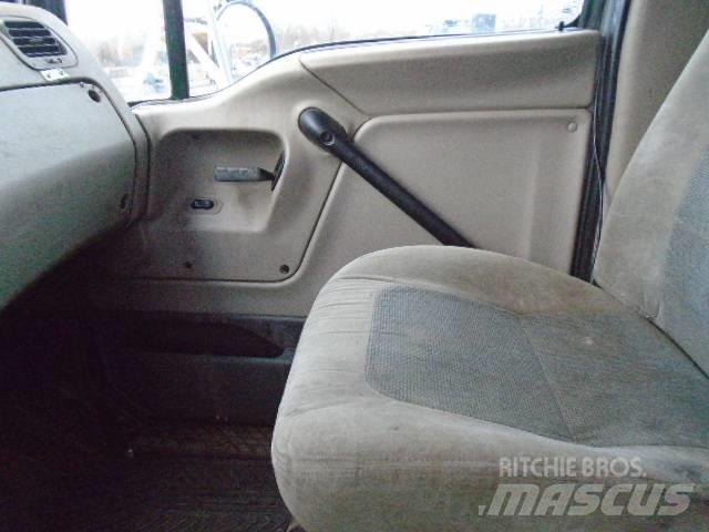 Sterling A 9500 Camion benne