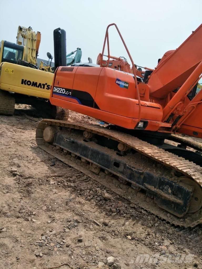 Doosan 225 Pelle sur chenilles