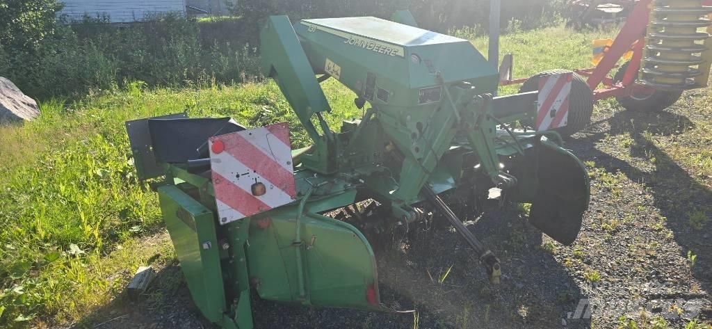 John Deere 131 Faucheuse-conditionneuse