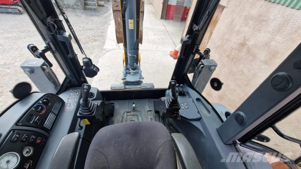Terex TLB 890 Tractopelle