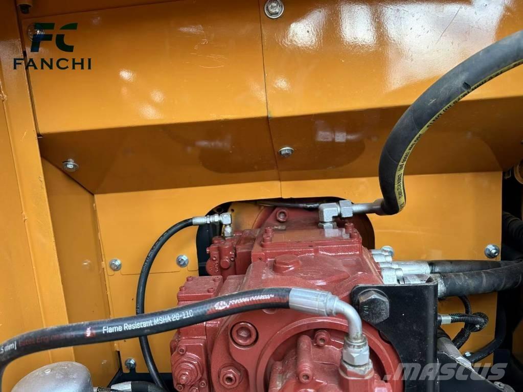 Hyundai 220LC-9S Pelle sur chenilles