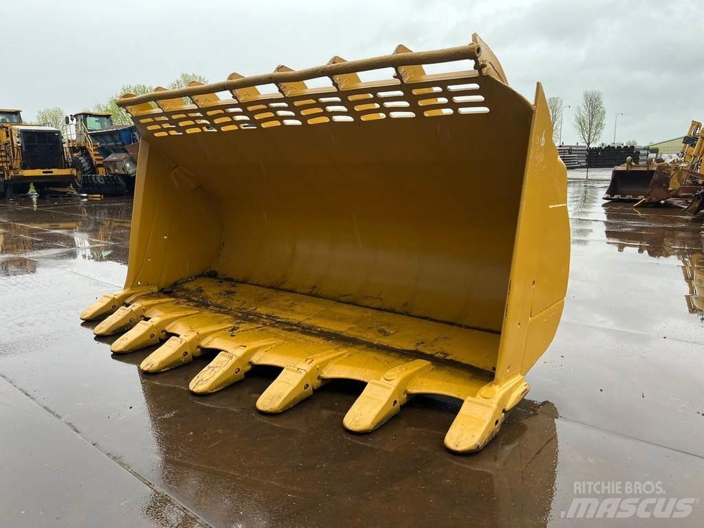 CAT Bucket 990 Godet