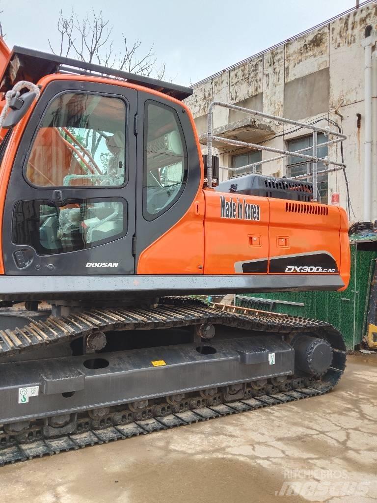 Doosan DX300 Pelle sur chenilles