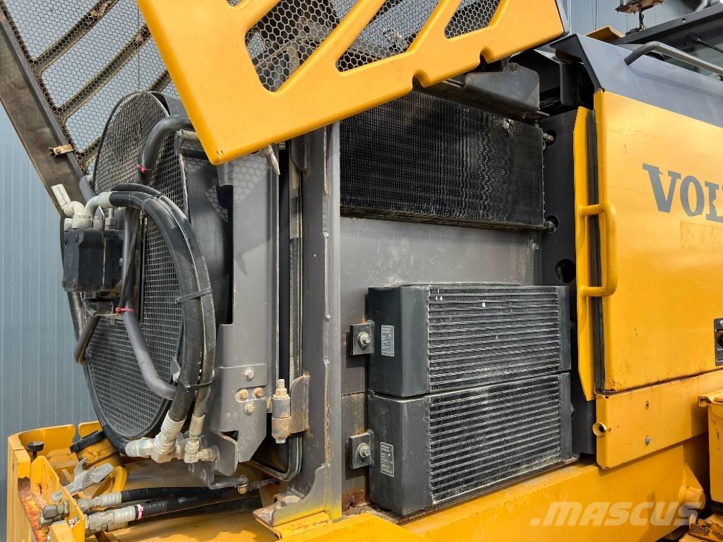 Volvo G970 Niveleuse