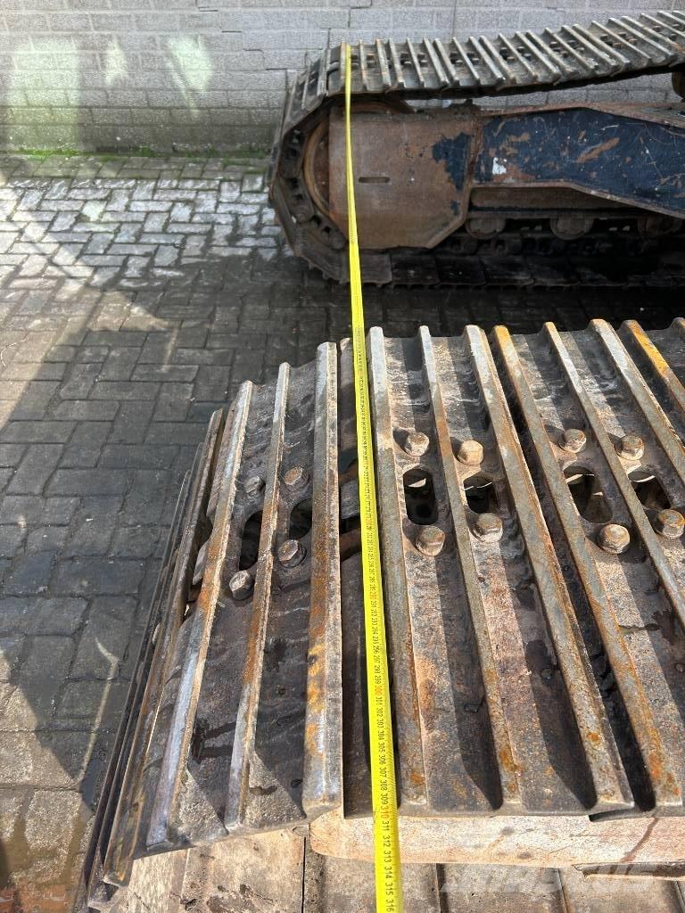 Hitachi ZX 210 LC-3 Pelle sur chenilles