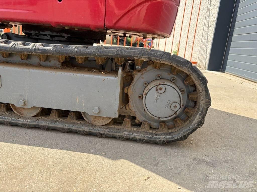 Takeuchi TB 210 R Mini pelle < 7t
