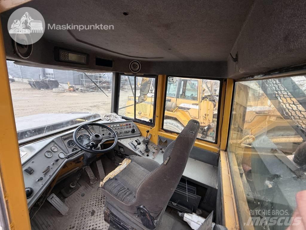 Volvo A 25 C Tombereau articulé
