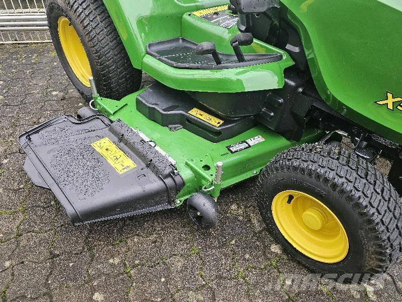John Deere X584 Faucheuse