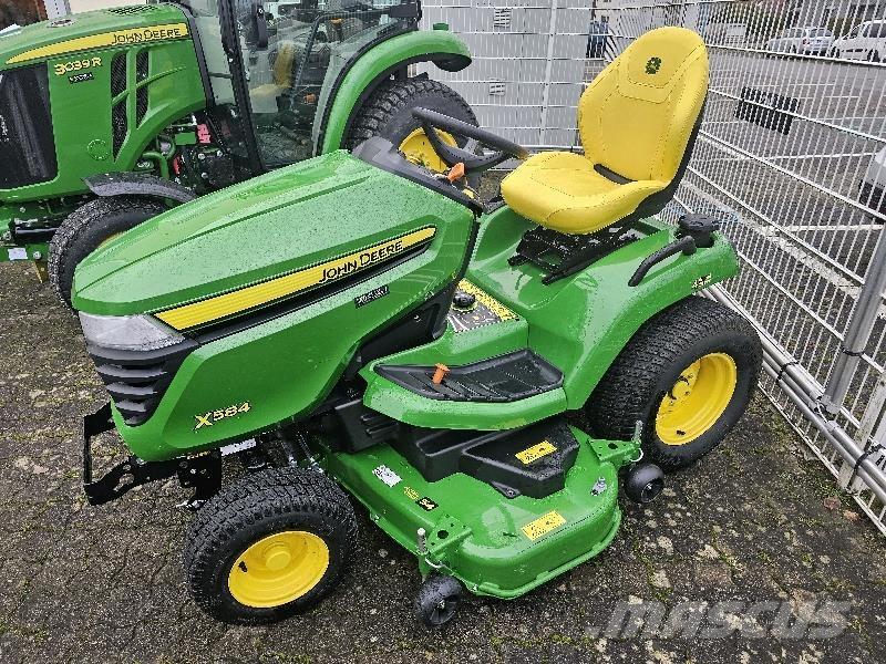 John Deere X584 Faucheuse