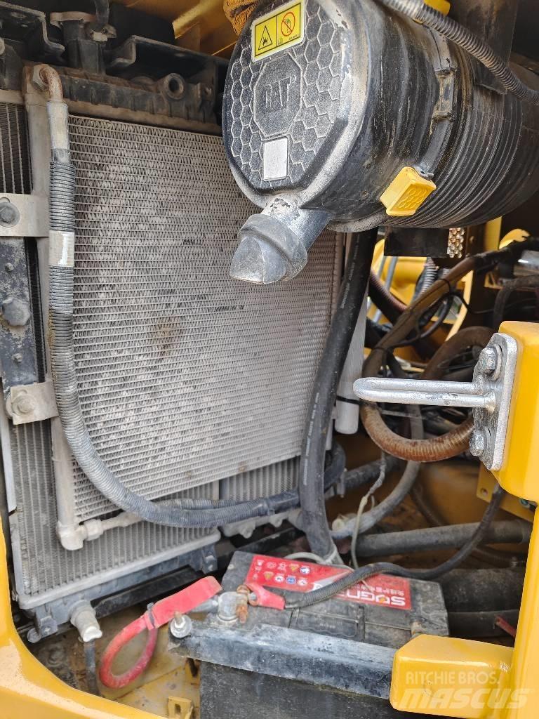 CAT 307.5 Pelle sur chenilles