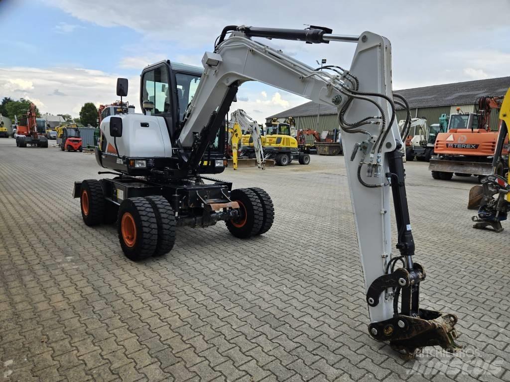 Bobcat E57W Pelle sur pneus