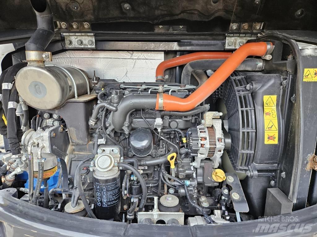 Bobcat E57W Pelle sur pneus