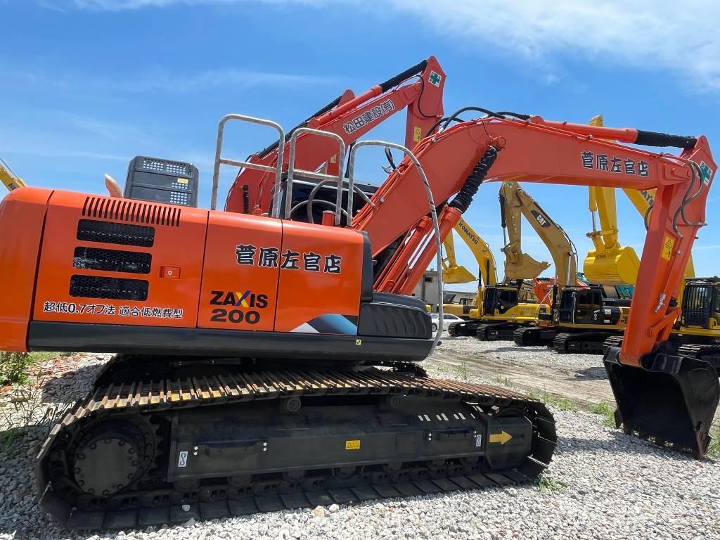 Hitachi ZX 200 Pelle sur chenilles