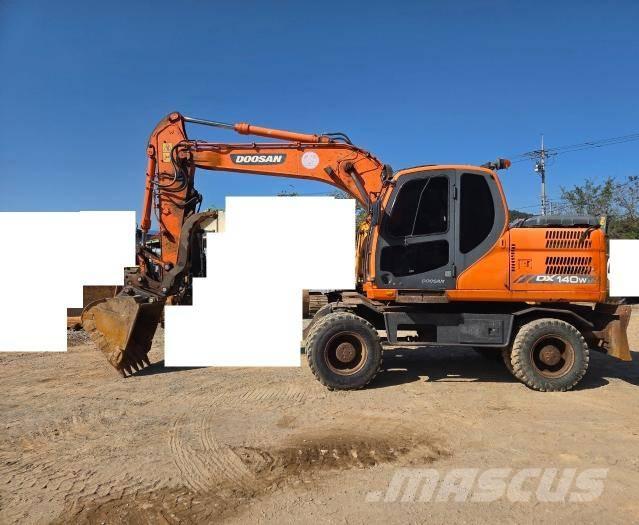 Doosan DX 140 WV-3 Pelle sur pneus