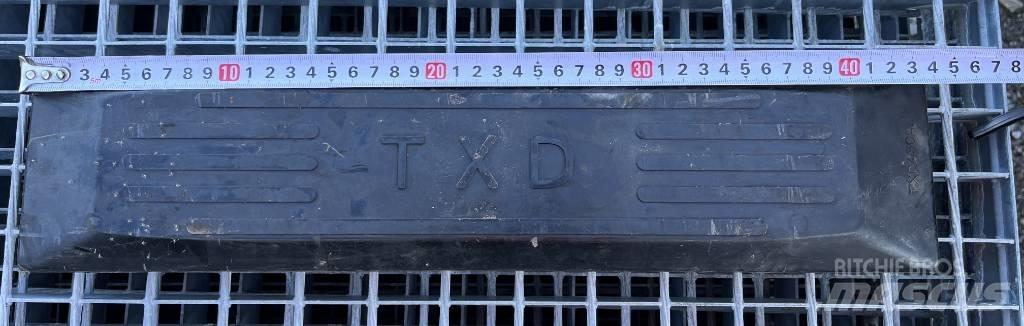  TXD 450A Chenilles