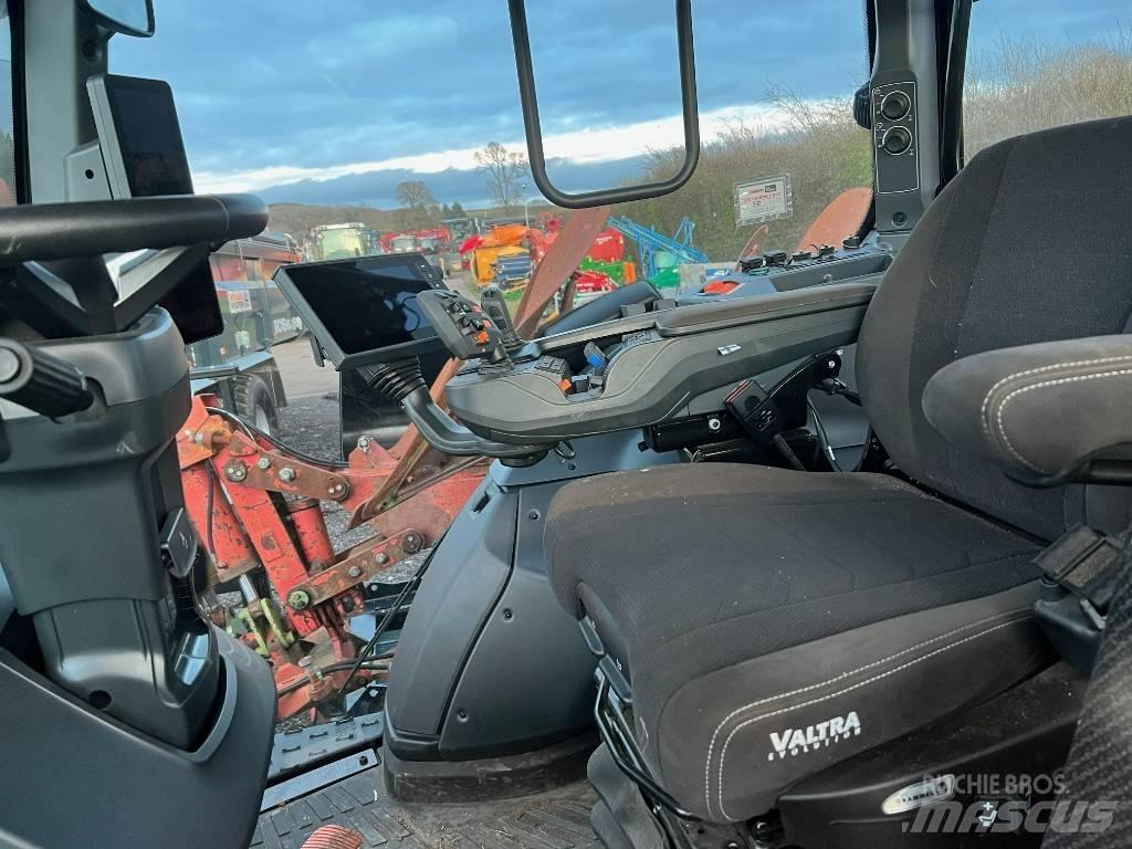 Valtra T 235 Direct Tracteur