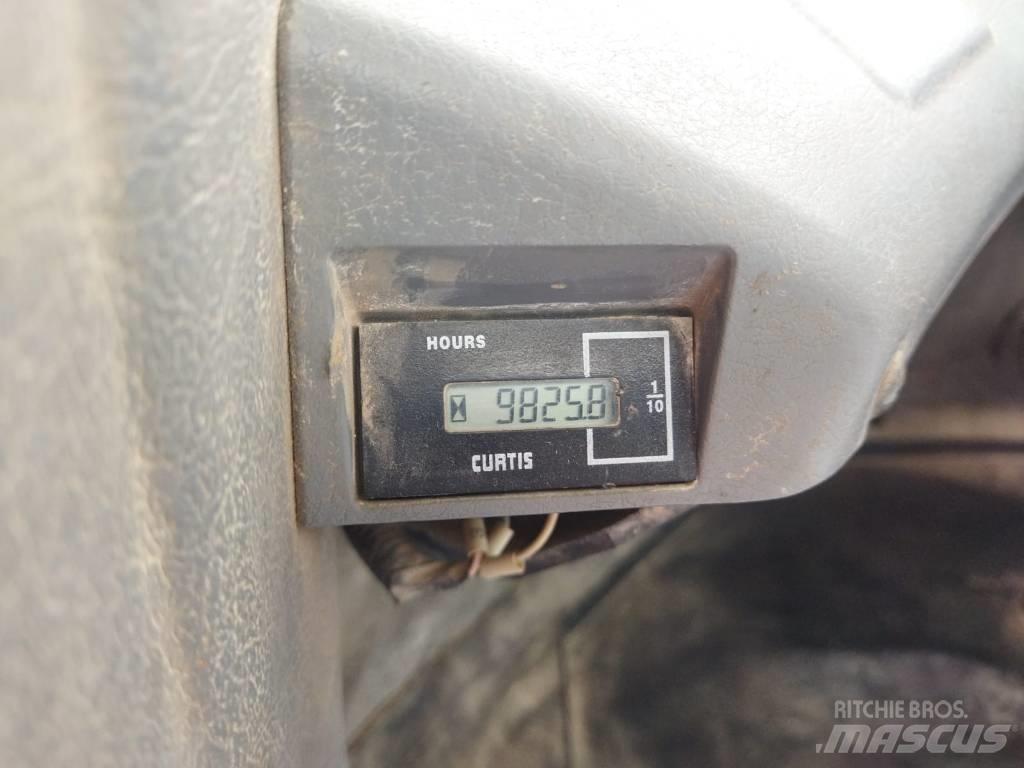 Doosan DL 300 Chargeuse sur pneus